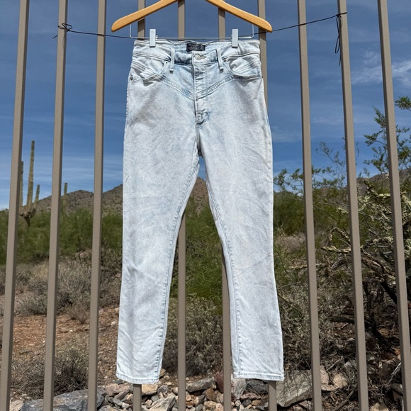 ⬇️Abercrombie & Fitch Size 27 Short Denim - Picture 1 of 9